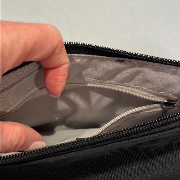 Baggallini Black Pocket 2.0 with RFID Crossbody Bag - Picture 9 of 13